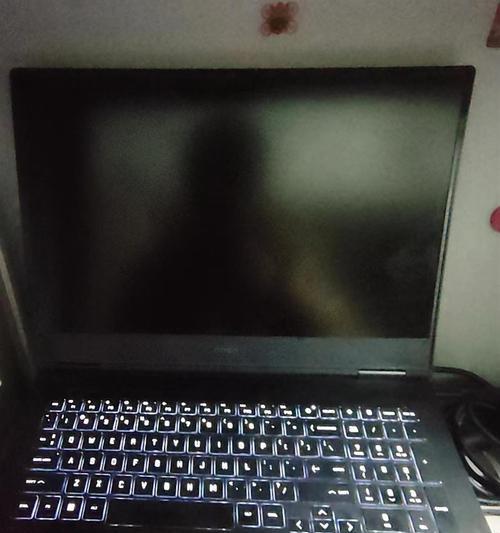 电脑阴影问题解决指南（应对电脑显示屏出现阴影的有效方法）