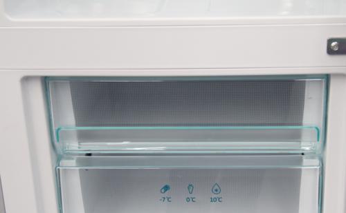 冰柜太厚冰层的处理方法（解决冰柜内部冰层过厚的实用技巧）