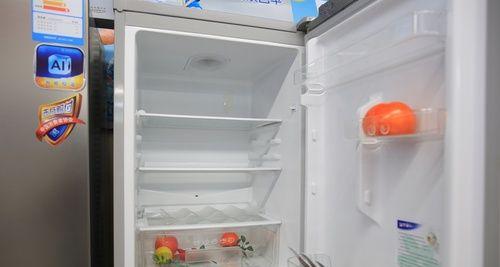 冰箱内滴水的原因及解决办法（探索冰箱内滴水的来源）