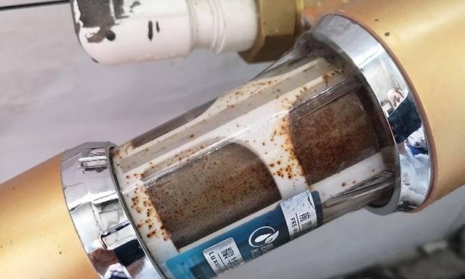 纯净水器常见故障及处理方法（解决纯净水器故障的实用指南）