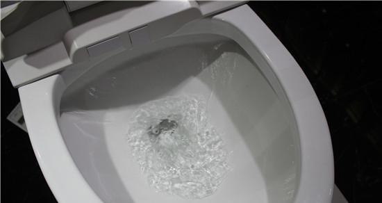 自己搞定抽水马桶水箱漏水的方法有哪些？（15个简单有效的解决方案教你轻松解决）