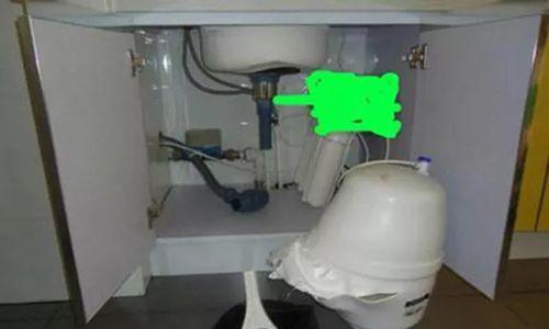 净水器漏水处理的方法与注意事项有哪些？（应对净水器漏水问题）