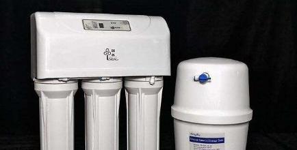 净水器臭水问题的解决方法（清除净水器中的异味）