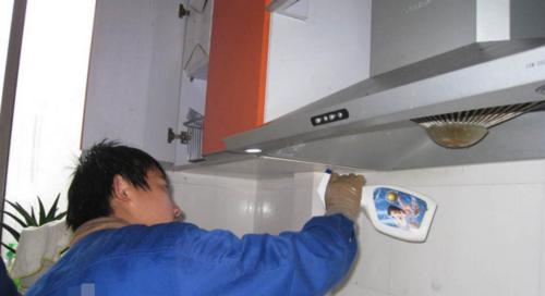 如何正确清洗和更换油烟机？油烟机的清洗与换油指南