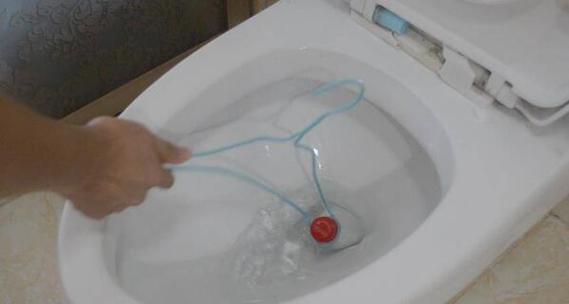 马桶堵了怎么办？疏通马桶的有效方法有哪些？