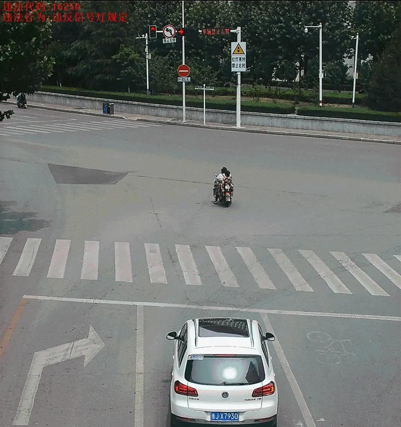 手机拍照时红灯发黄是什么原因？
