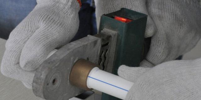 服务器上水管安装步骤是什么？需要注意哪些问题？