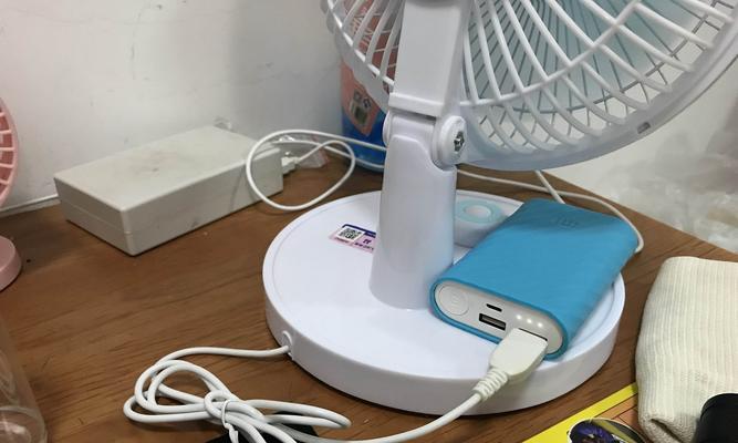 明坤充电器内部使用的是什么类型的风扇？如何更换风扇？