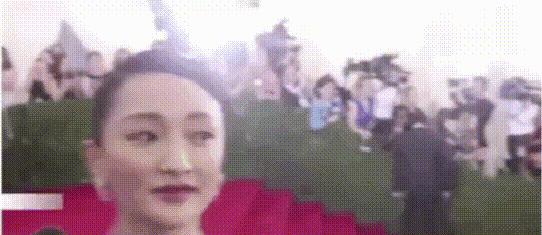 我们用飞书开了个选题会，一下进入现代化办公，编辑部直呼：真香
